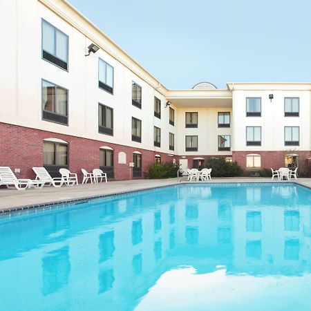 Holiday Inn Express & Suites Pine Bluff/Pines Mall By Ihg Экстерьер фото