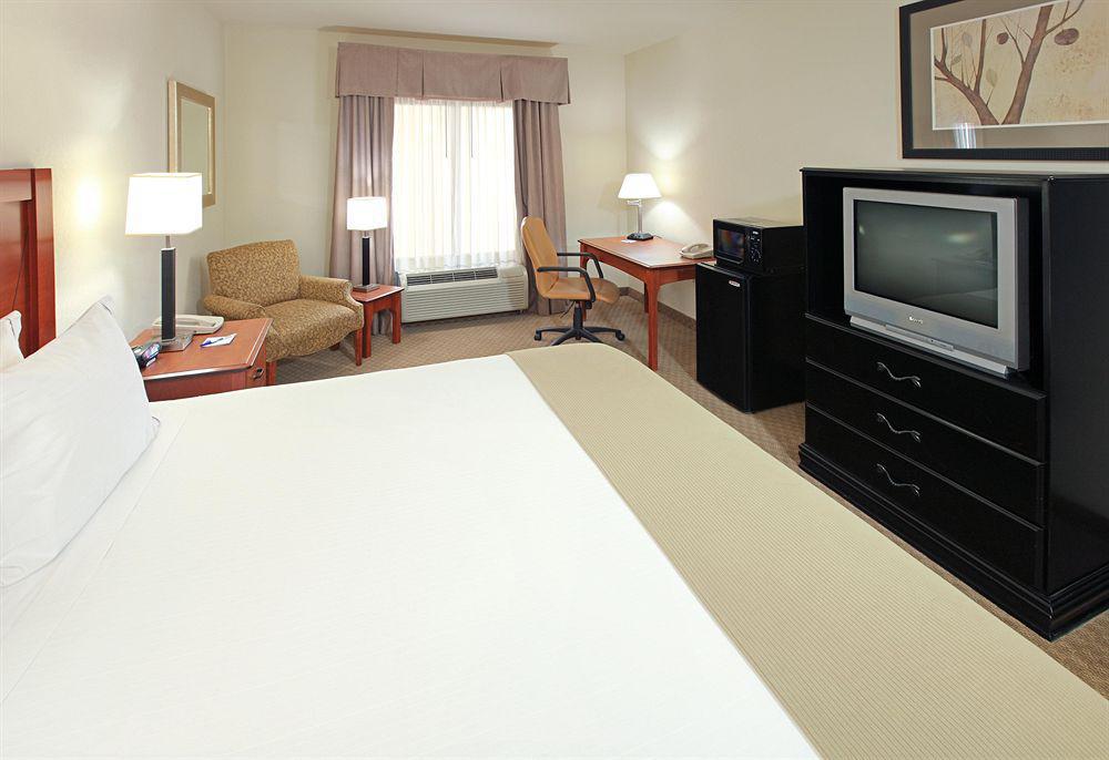 Holiday Inn Express & Suites Pine Bluff/Pines Mall By Ihg Номер фото