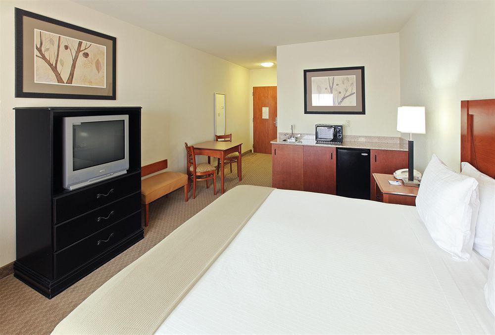 Holiday Inn Express & Suites Pine Bluff/Pines Mall By Ihg Номер фото