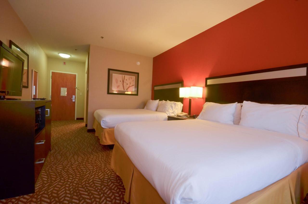 Holiday Inn Express & Suites Pine Bluff/Pines Mall By Ihg Экстерьер фото