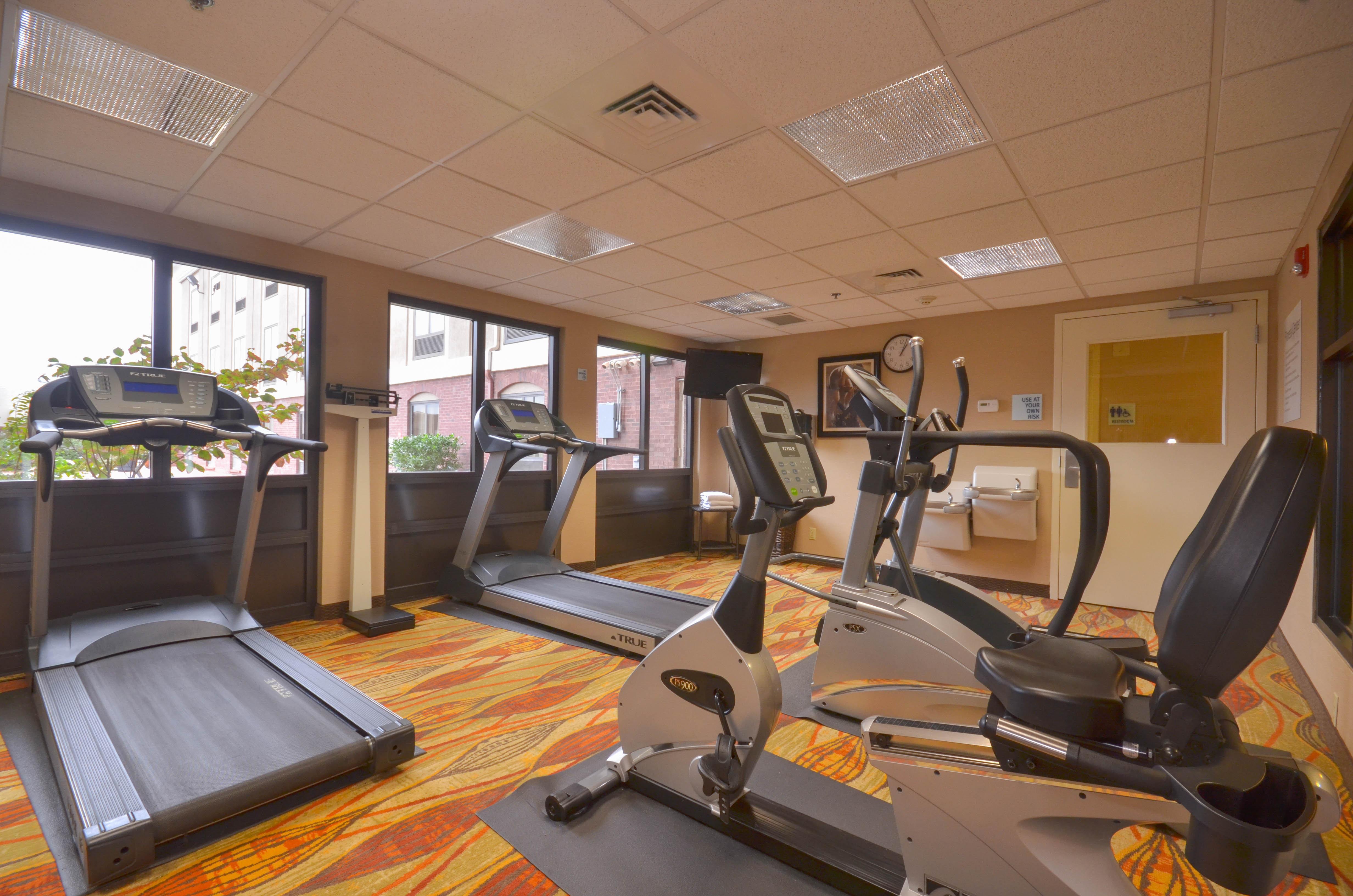 Holiday Inn Express & Suites Pine Bluff/Pines Mall By Ihg Экстерьер фото