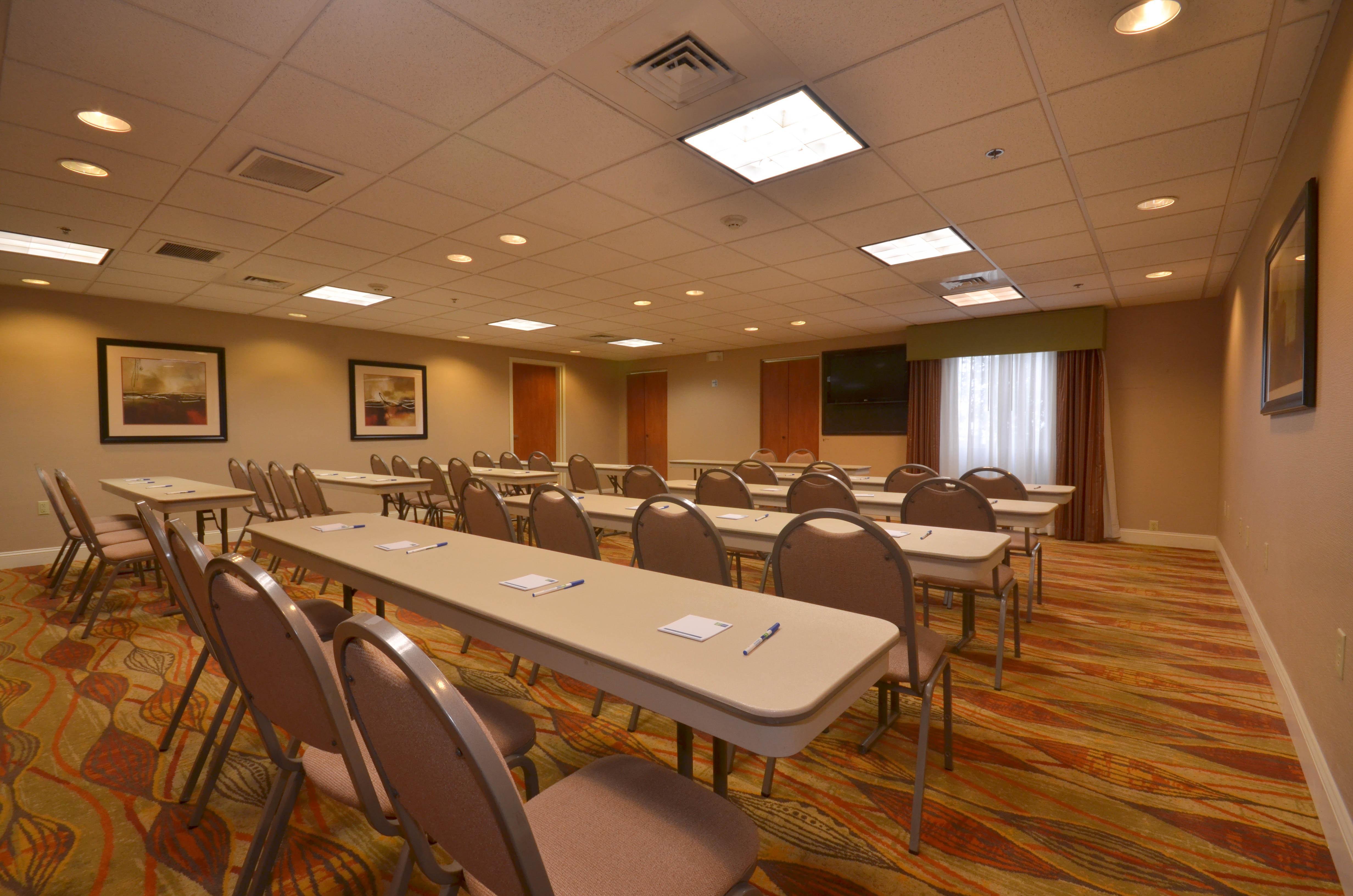 Holiday Inn Express & Suites Pine Bluff/Pines Mall By Ihg Экстерьер фото