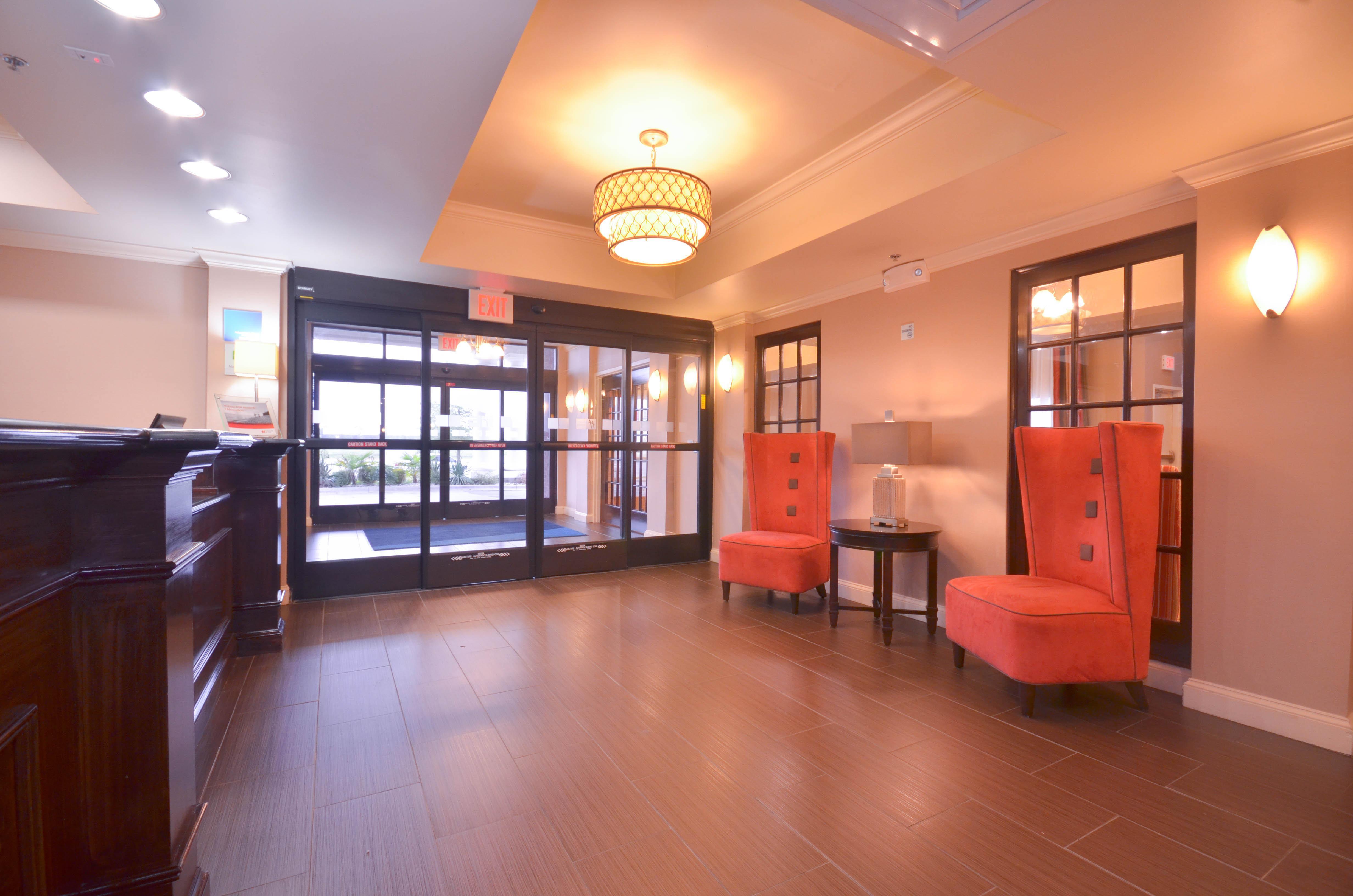 Holiday Inn Express & Suites Pine Bluff/Pines Mall By Ihg Экстерьер фото