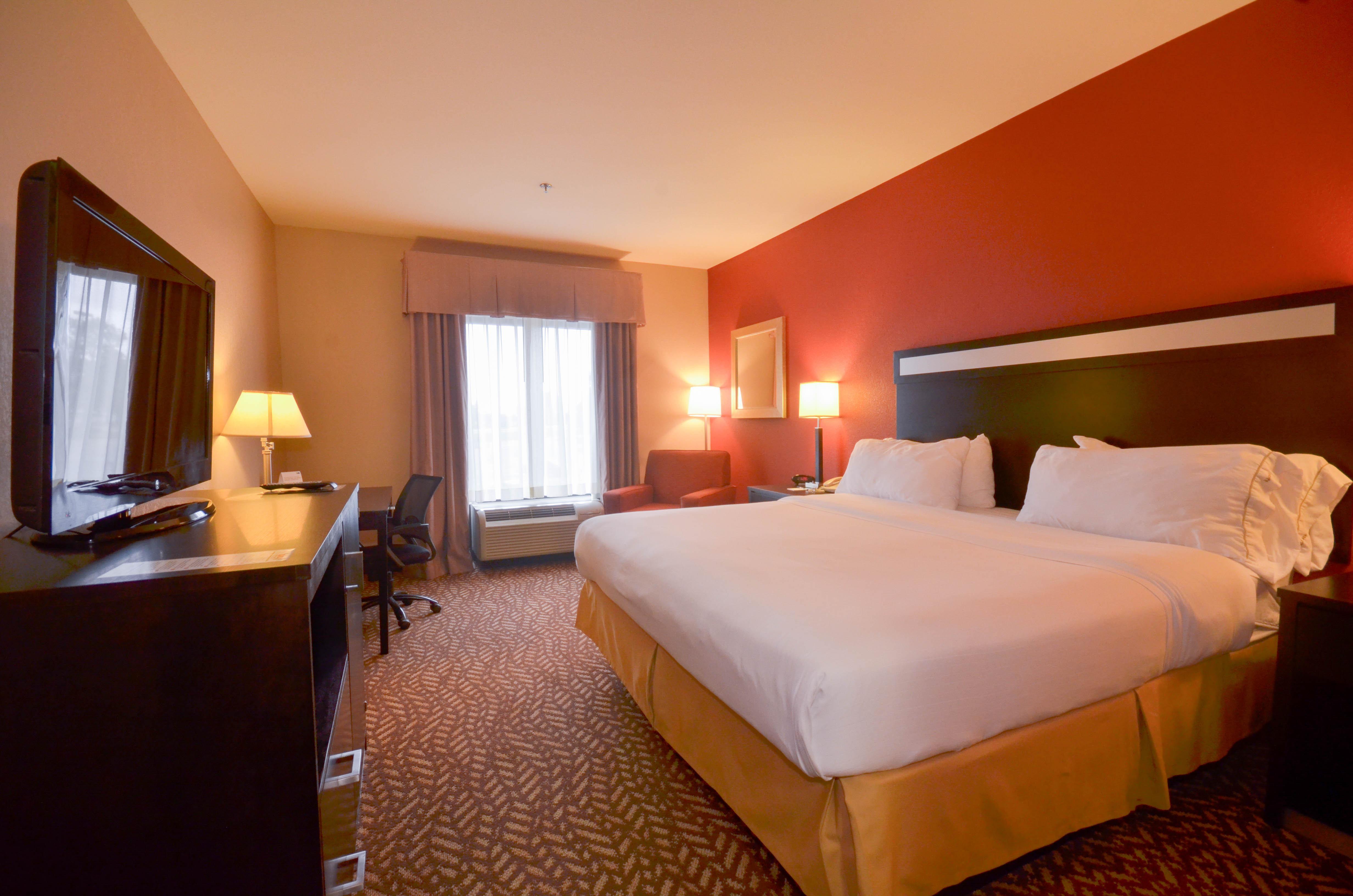 Holiday Inn Express & Suites Pine Bluff/Pines Mall By Ihg Экстерьер фото