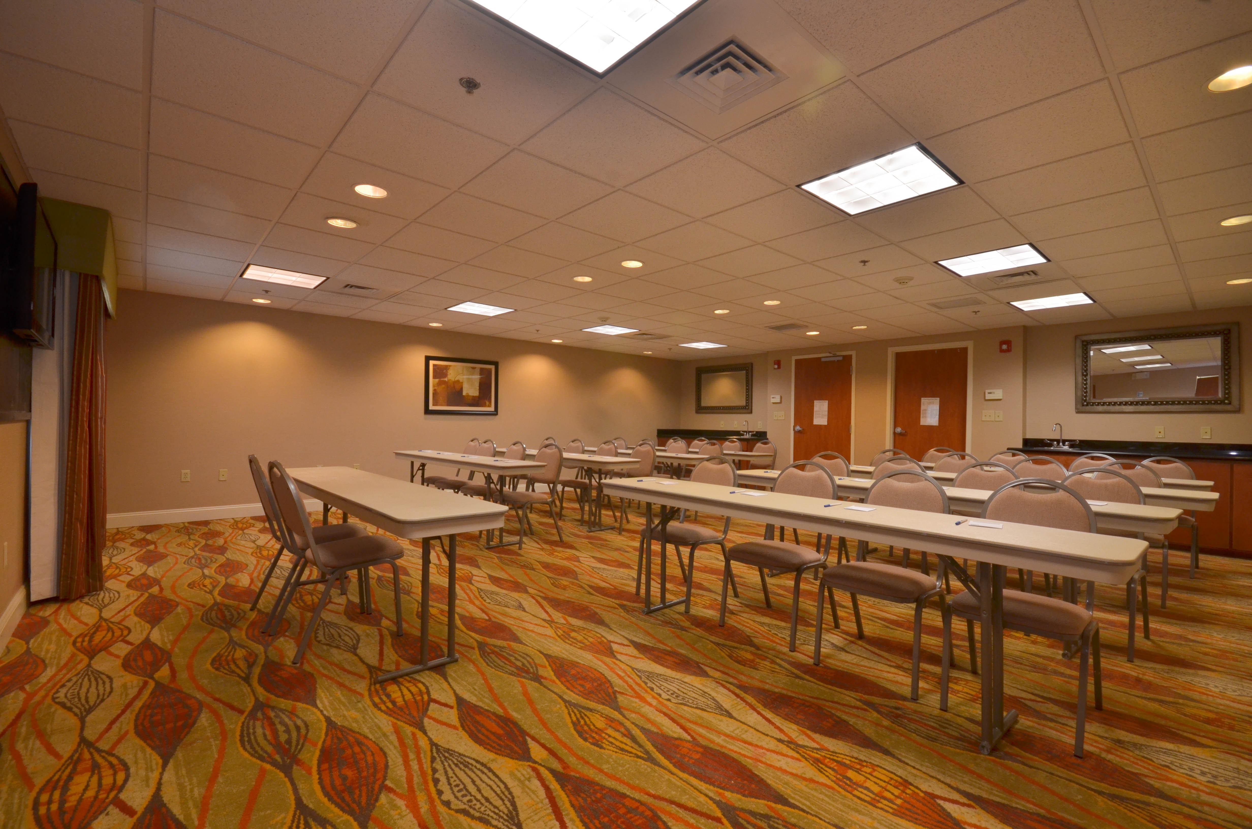 Holiday Inn Express & Suites Pine Bluff/Pines Mall By Ihg Экстерьер фото