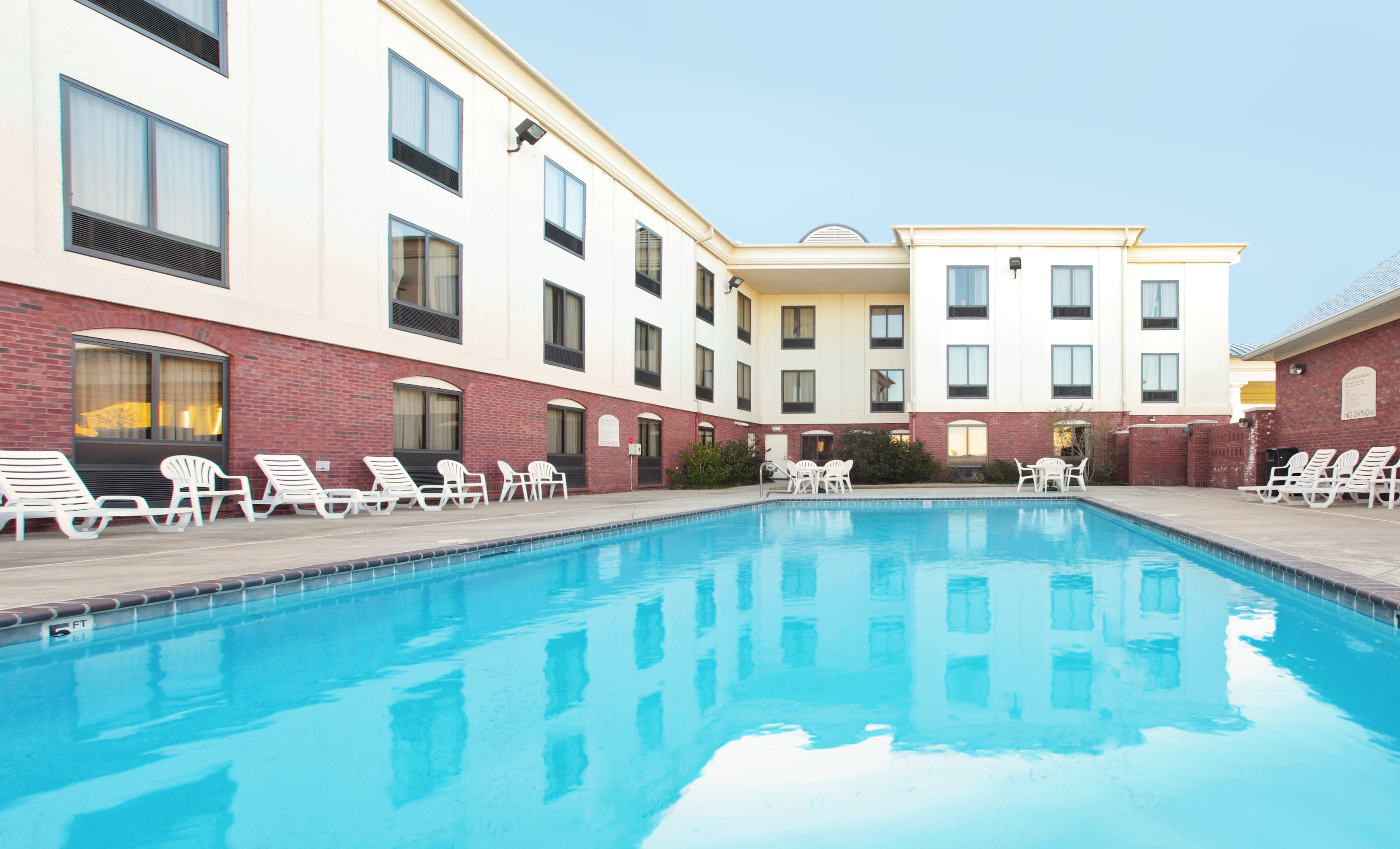 Holiday Inn Express & Suites Pine Bluff/Pines Mall By Ihg Экстерьер фото