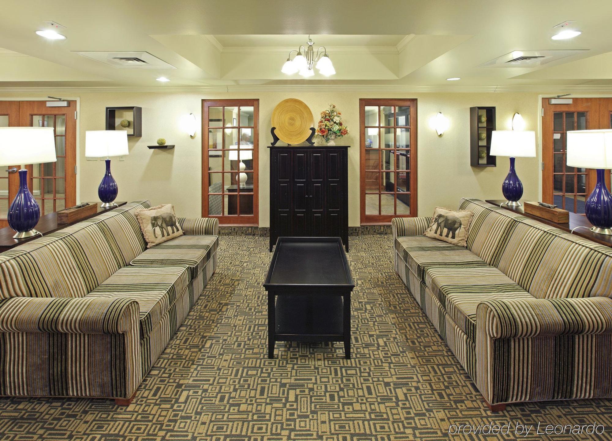 Holiday Inn Express & Suites Pine Bluff/Pines Mall By Ihg Интерьер фото