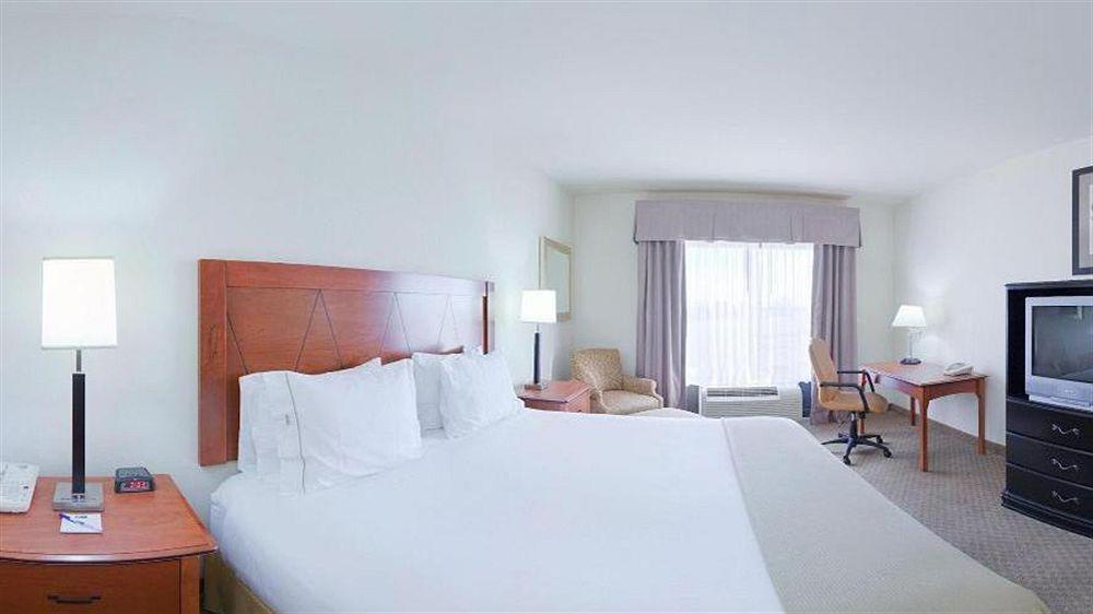 Holiday Inn Express & Suites Pine Bluff/Pines Mall By Ihg Экстерьер фото